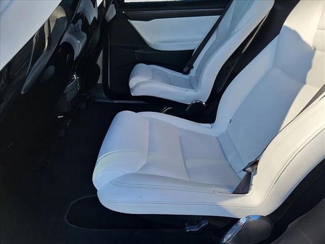 Used 2017 Tesla Model X 75D image 21