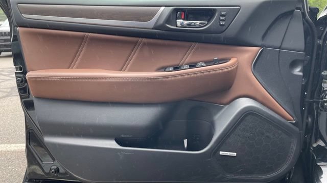Used 2017 Subaru Outback 3.6R Touring AWD/4WD image 9