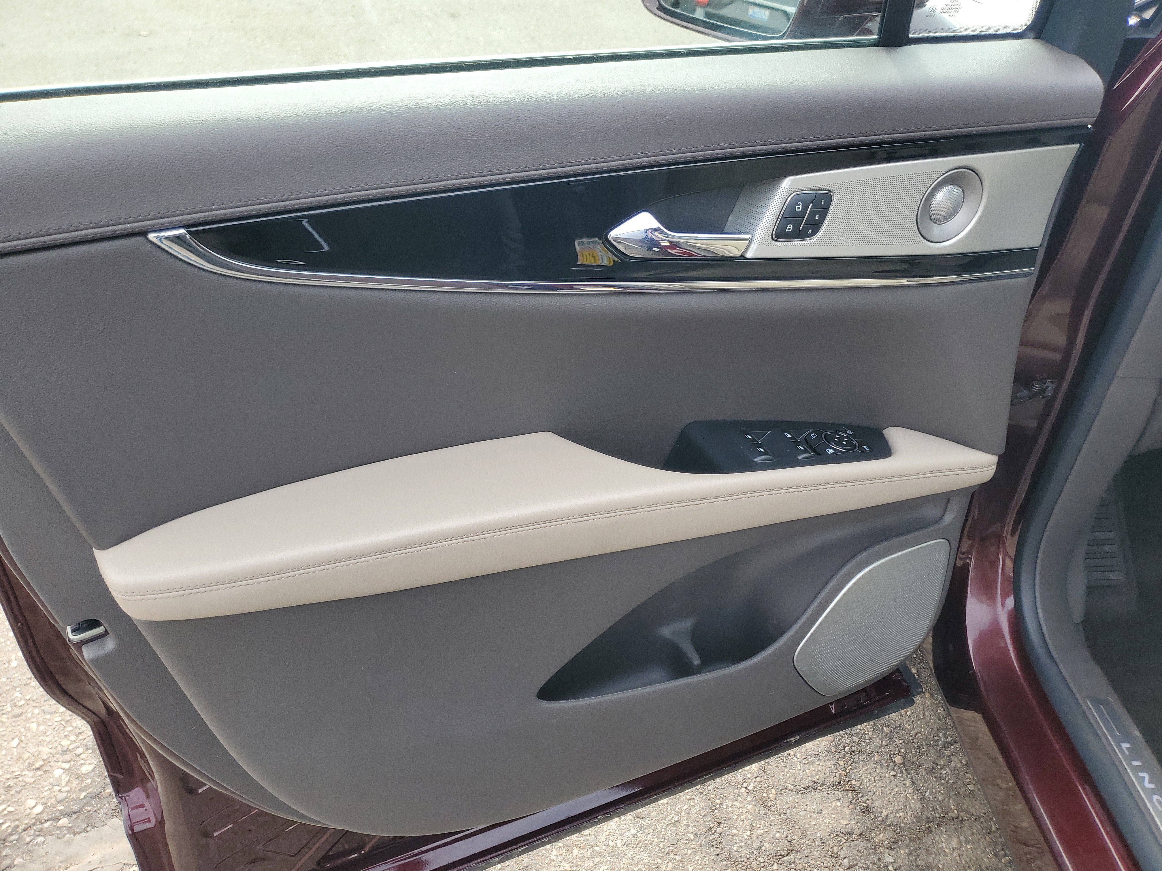 Certified 2023 Lincoln Nautilus Reserve w/ Equipment Group 202A AWD/4WD image 10