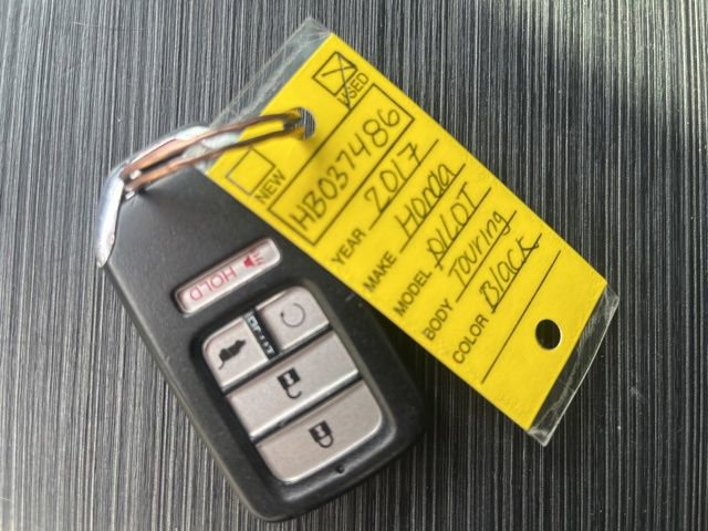 Used 2017 Honda Pilot Touring image 16