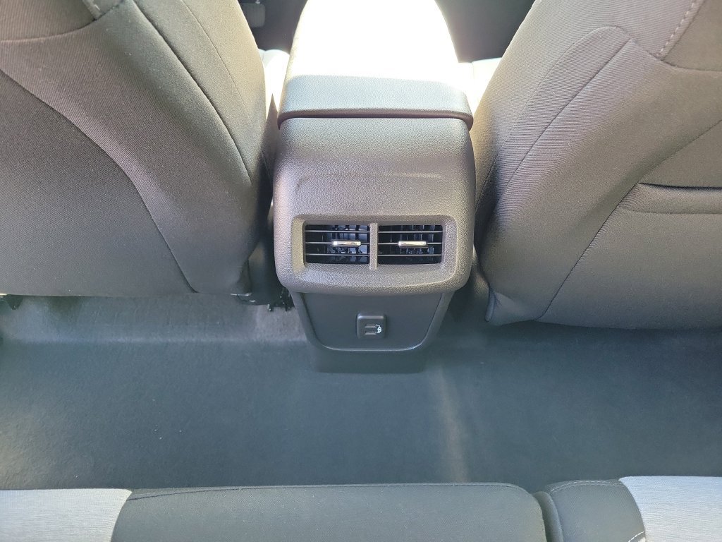 Used 2024 Chevrolet Equinox LS w/ Driver Confidence II Package FWD image 16