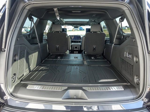 New 2026 Chevrolet Suburban Premier image 9