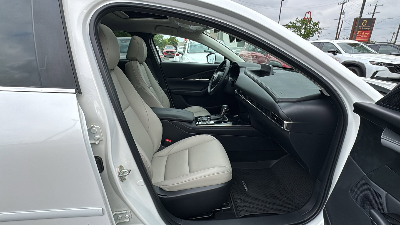 Certified 2025 MAZDA CX-30 AWD 2.5 S w/ Preferred Package image 23