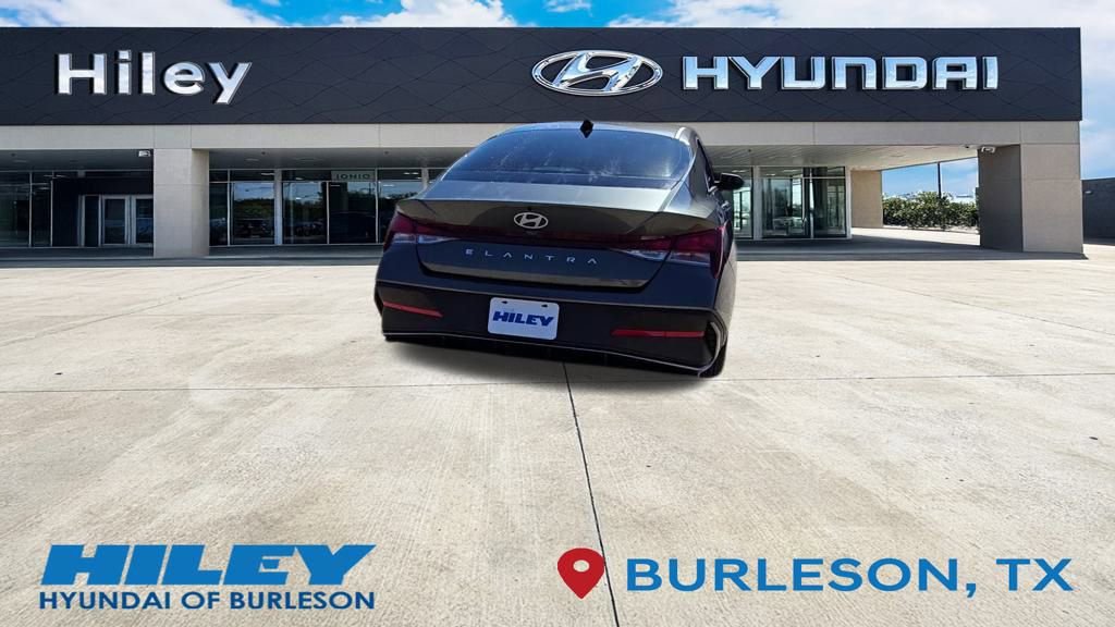 New 2026 Hyundai Elantra SE FWD image 8