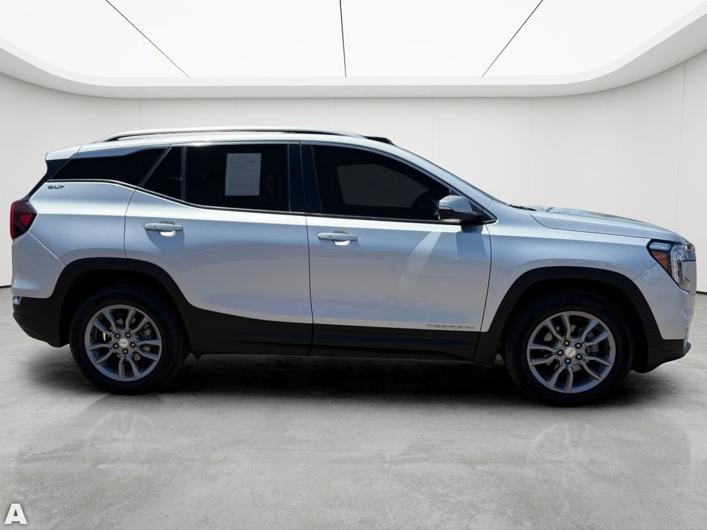 Used 2022 GMC Terrain SLT AWD/4WD image 8