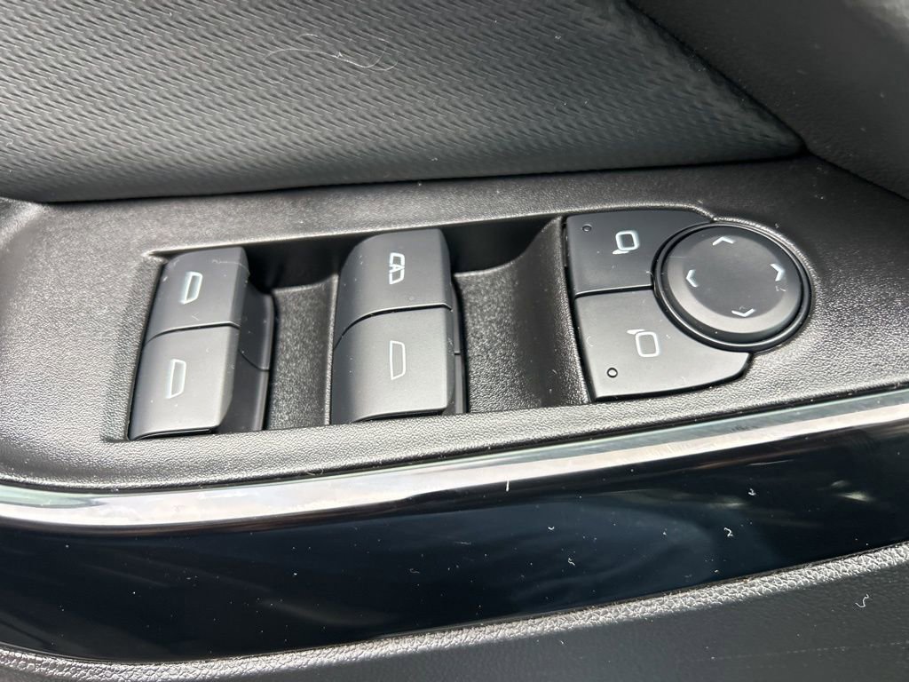 Used 2025 Chevrolet Equinox LT image 22