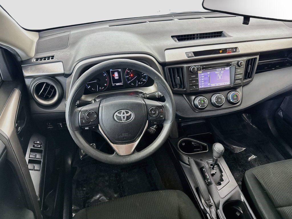 Used 2018 Toyota RAV4 LE FWD image 16