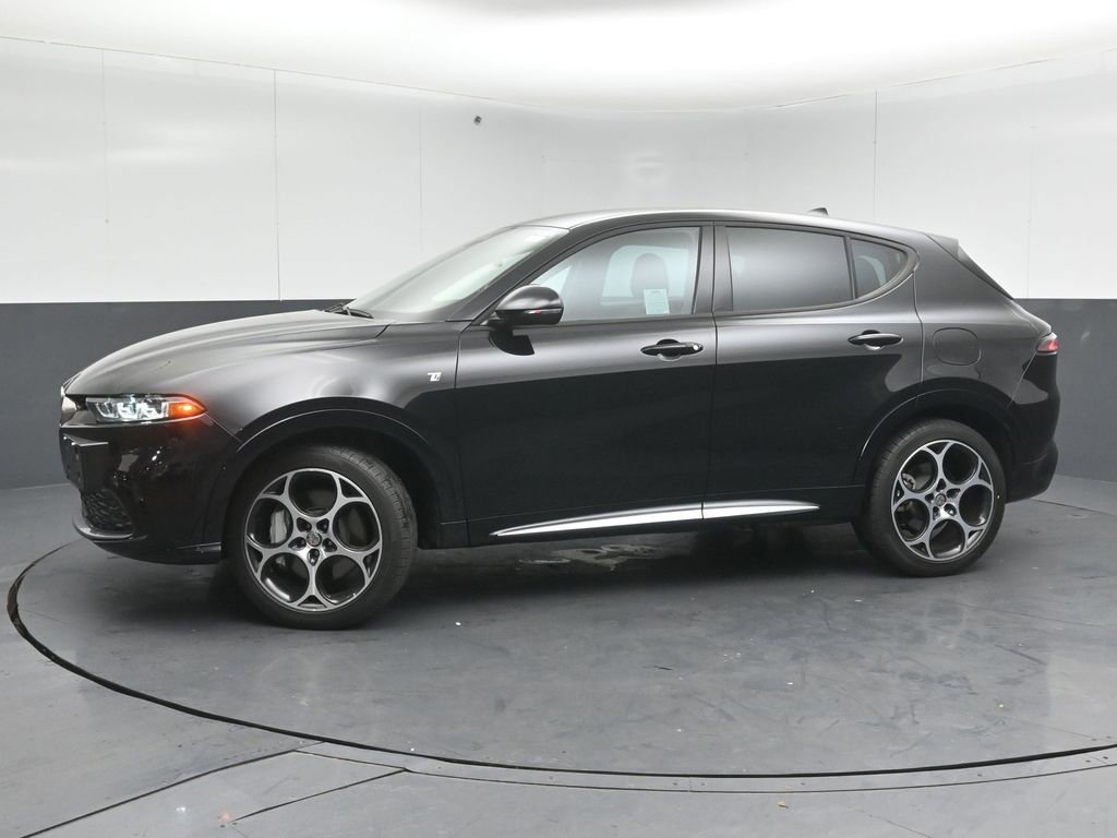 Used 2024 Alfa Romeo Tonale Ti w/ Premium Interior Package image 4