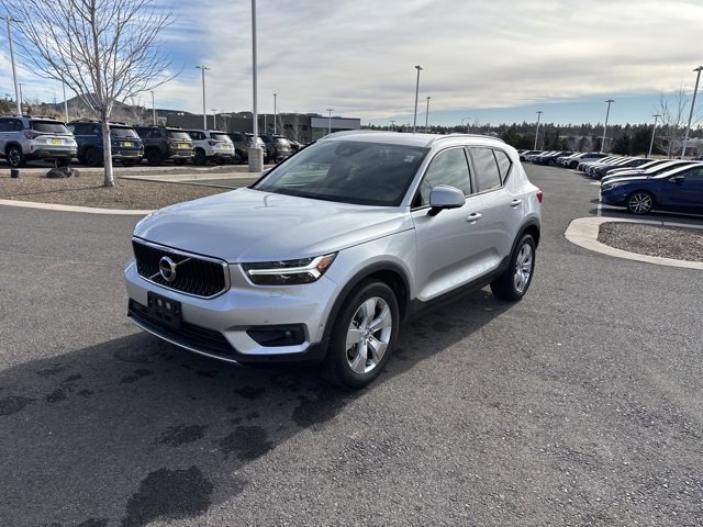 Used 2019 Volvo XC40 T5 Momentum image 7