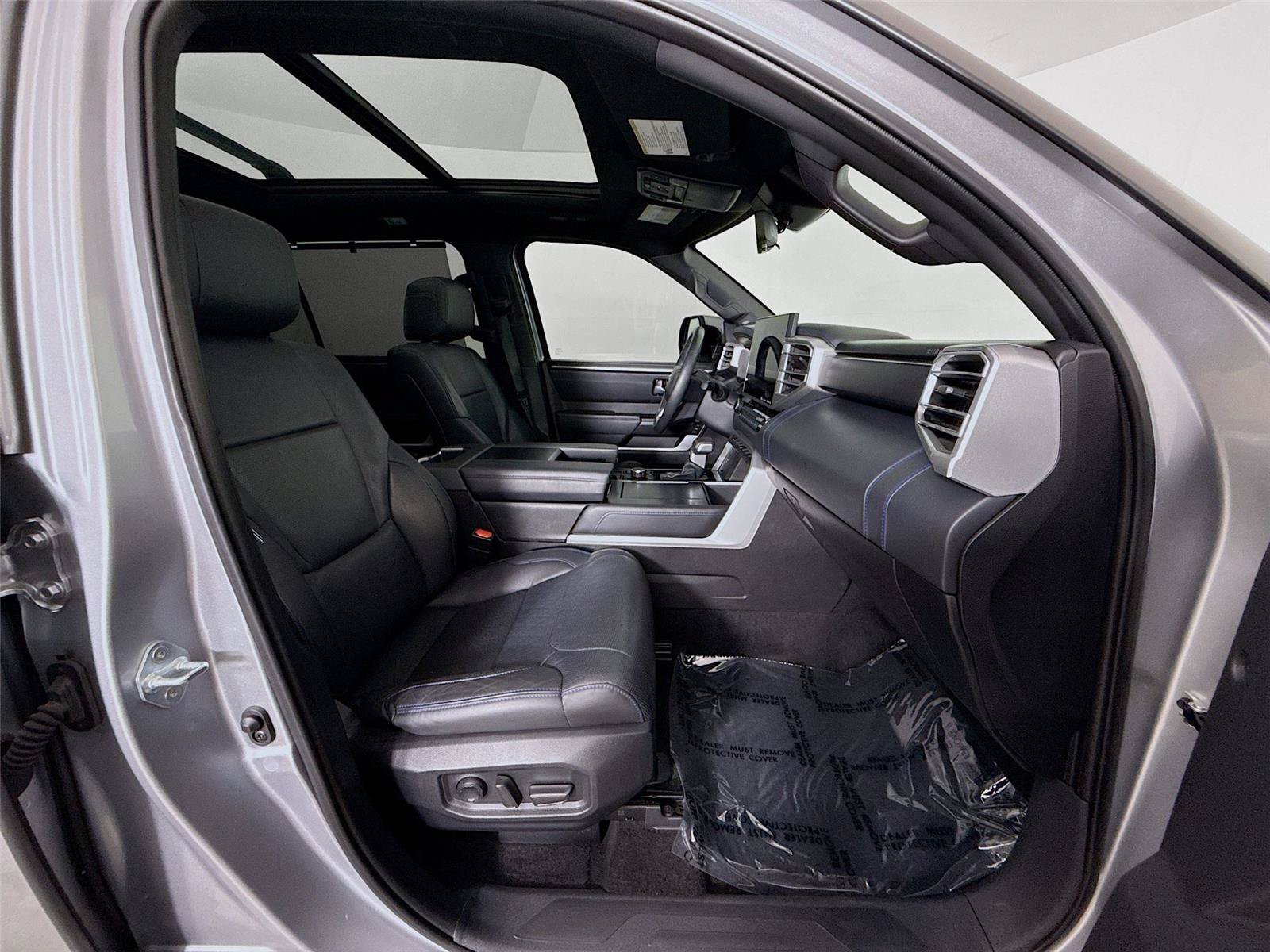 Used 2024 Toyota Sequoia Platinum AWD/4WD image 26