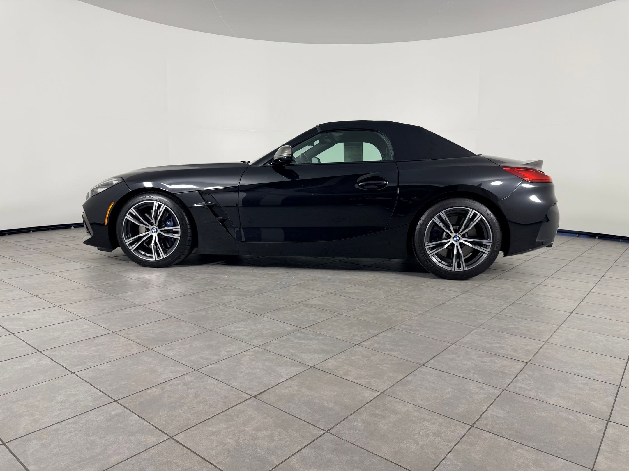 Used 2020 BMW Z4 M40i w/ Driving Assistance Package image 33