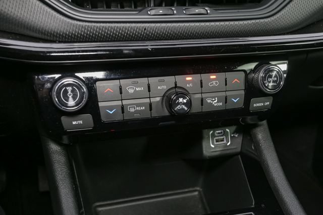 Used 2026 Jeep Compass Limited AWD/4WD image 26