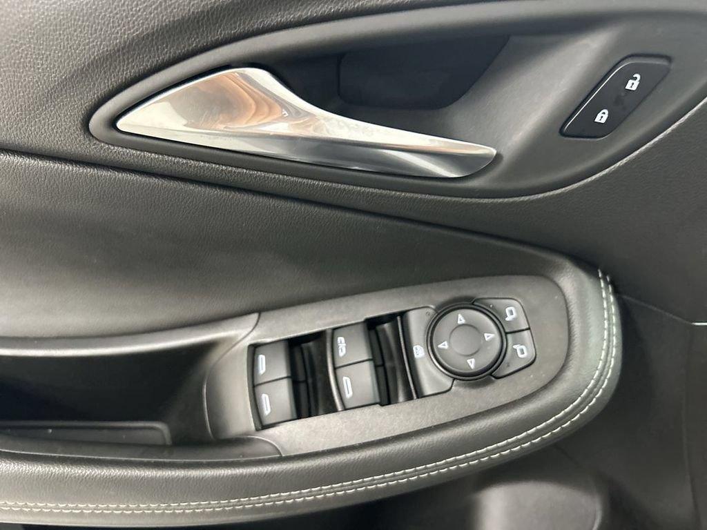 Certified 2024 Buick Encore GX Sport Touring AWD/4WD image 11