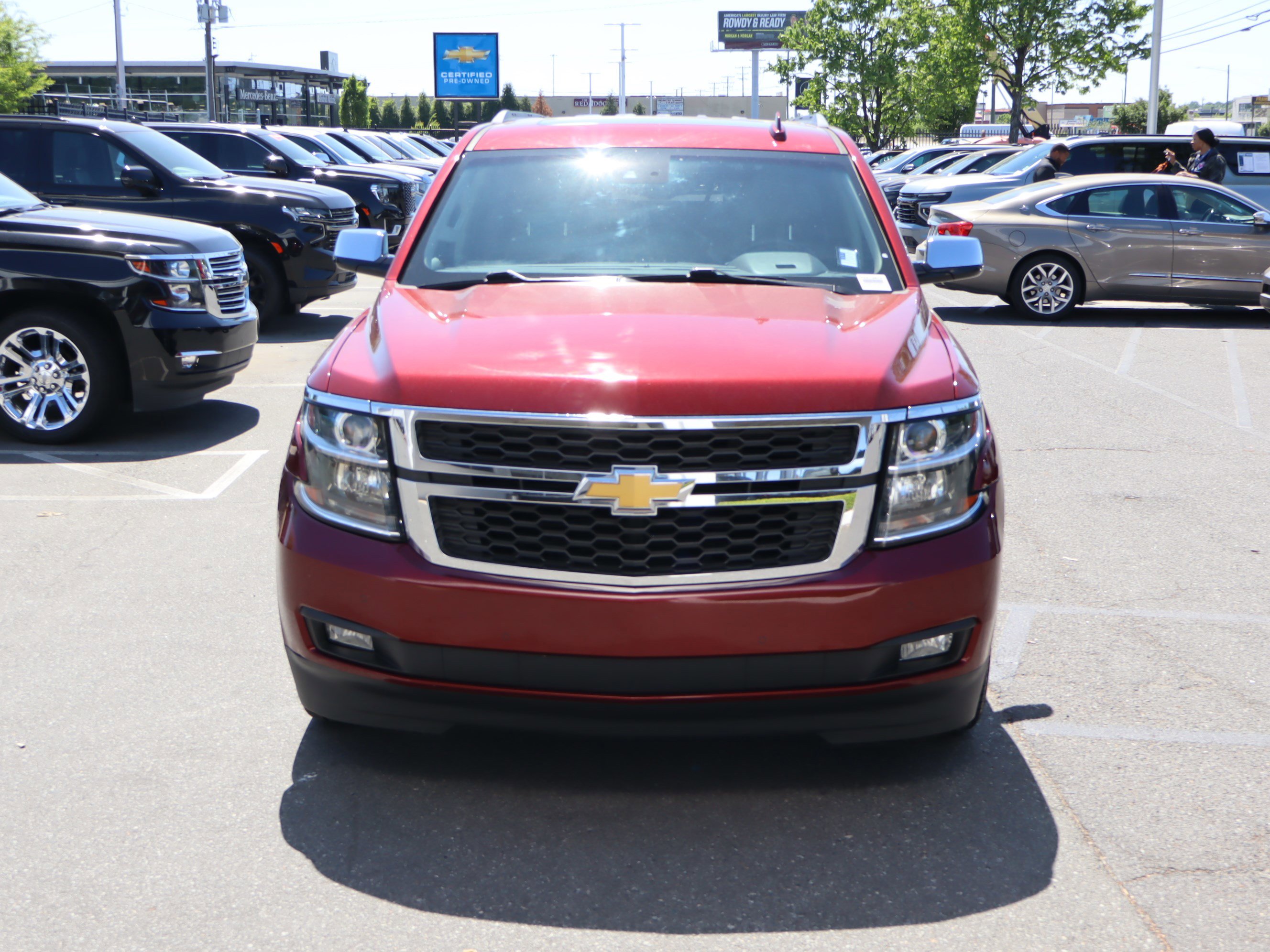 Used 2017 Chevrolet Suburban LT AWD/4WD image 3