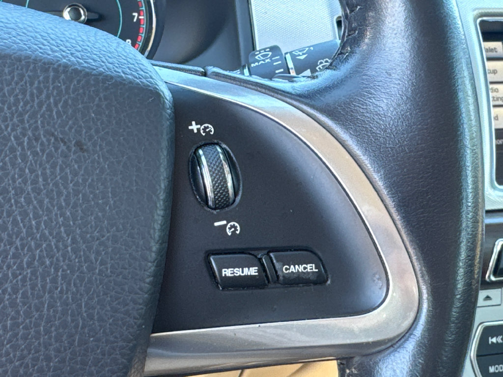 Used 2013 Jaguar XF RWD image 25