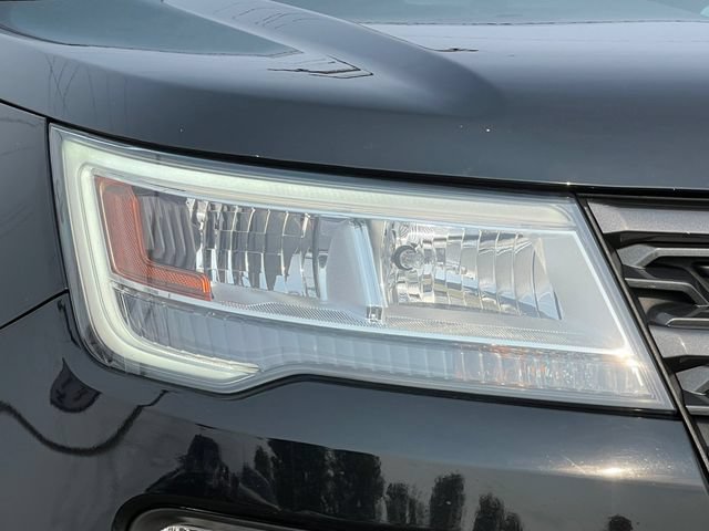 Used 2018 Ford Explorer XLT w/ Equipment Group 202A AWD/4WD image 42