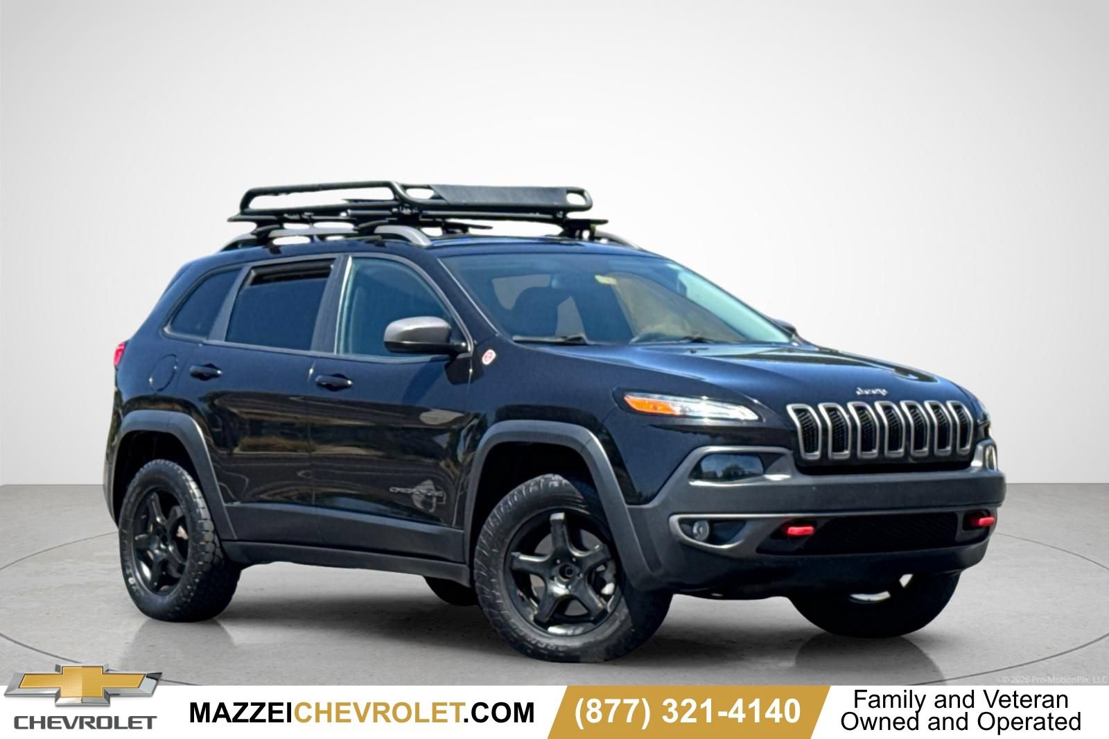 Used 2015 Jeep Cherokee Trailhawk AWD/4WD image 1