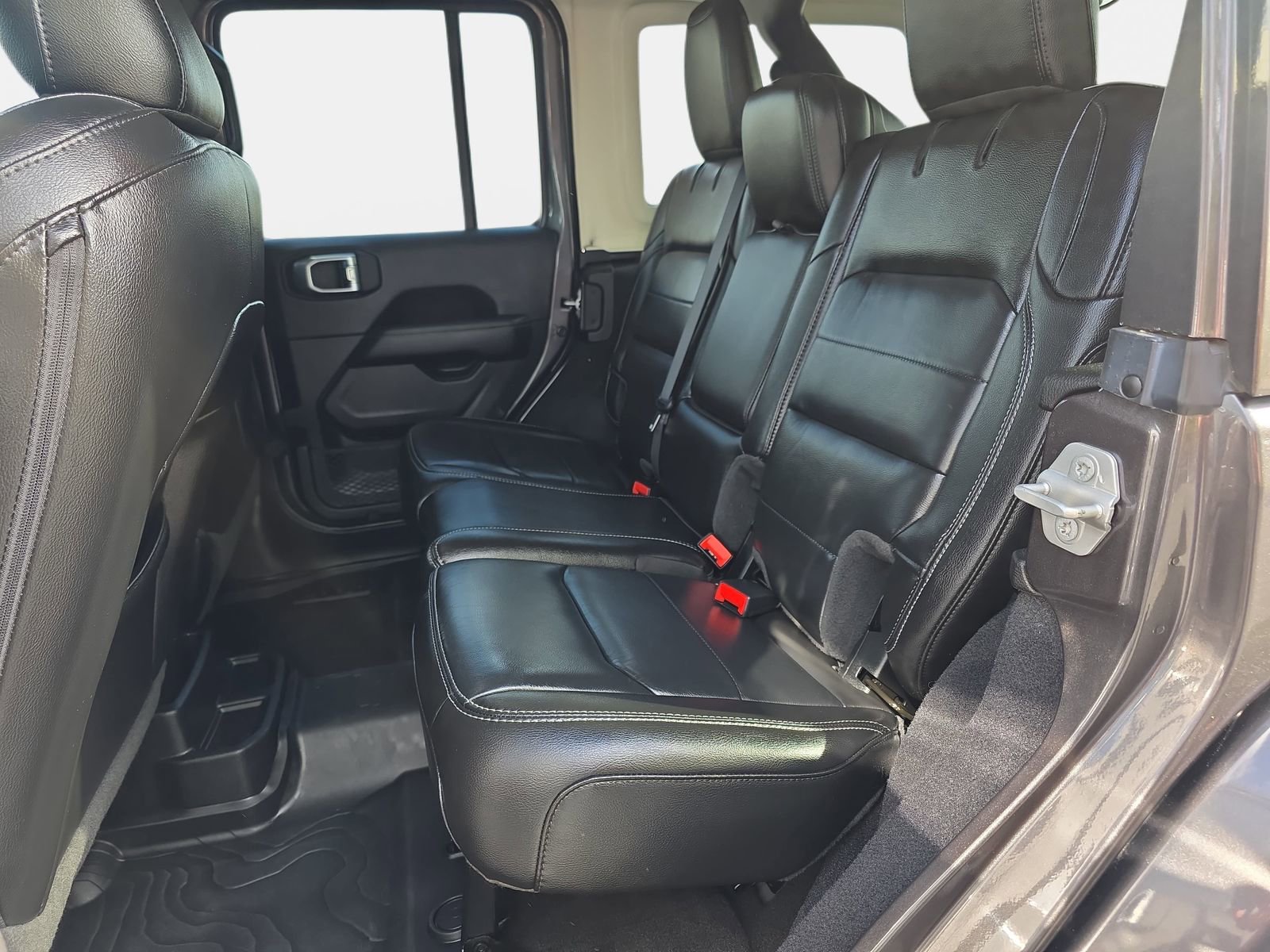 Used 2021 Jeep Wrangler Unlimited Sahara image 13