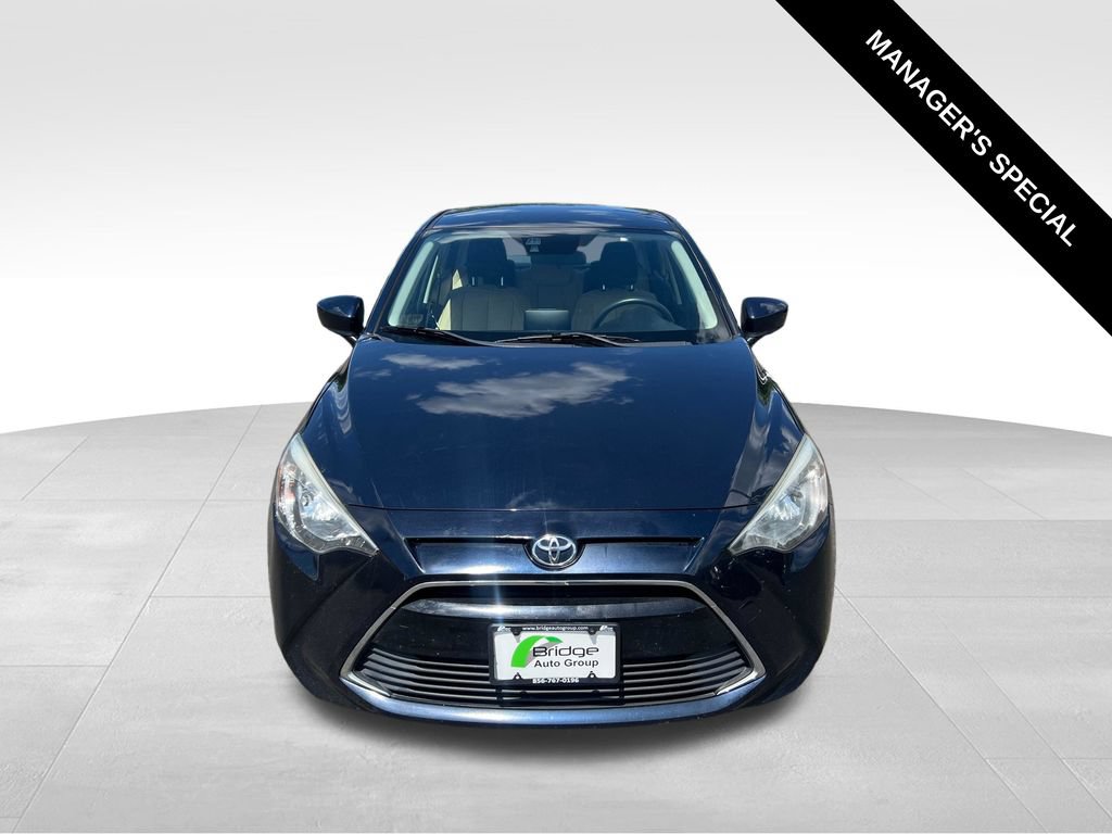 Used 2017 Toyota Yaris iA FWD image 2
