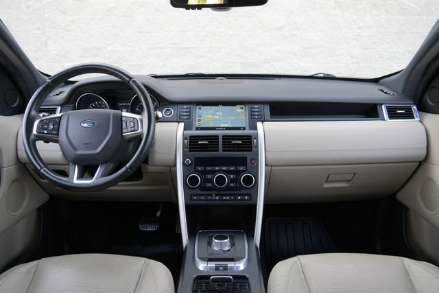 Used 2016 Land Rover Discovery Sport HSE AWD/4WD image 7