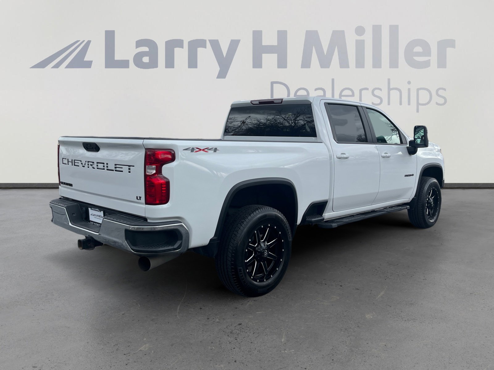 Used 2021 Chevrolet Silverado 2500 LT w/ Convenience Package image 5