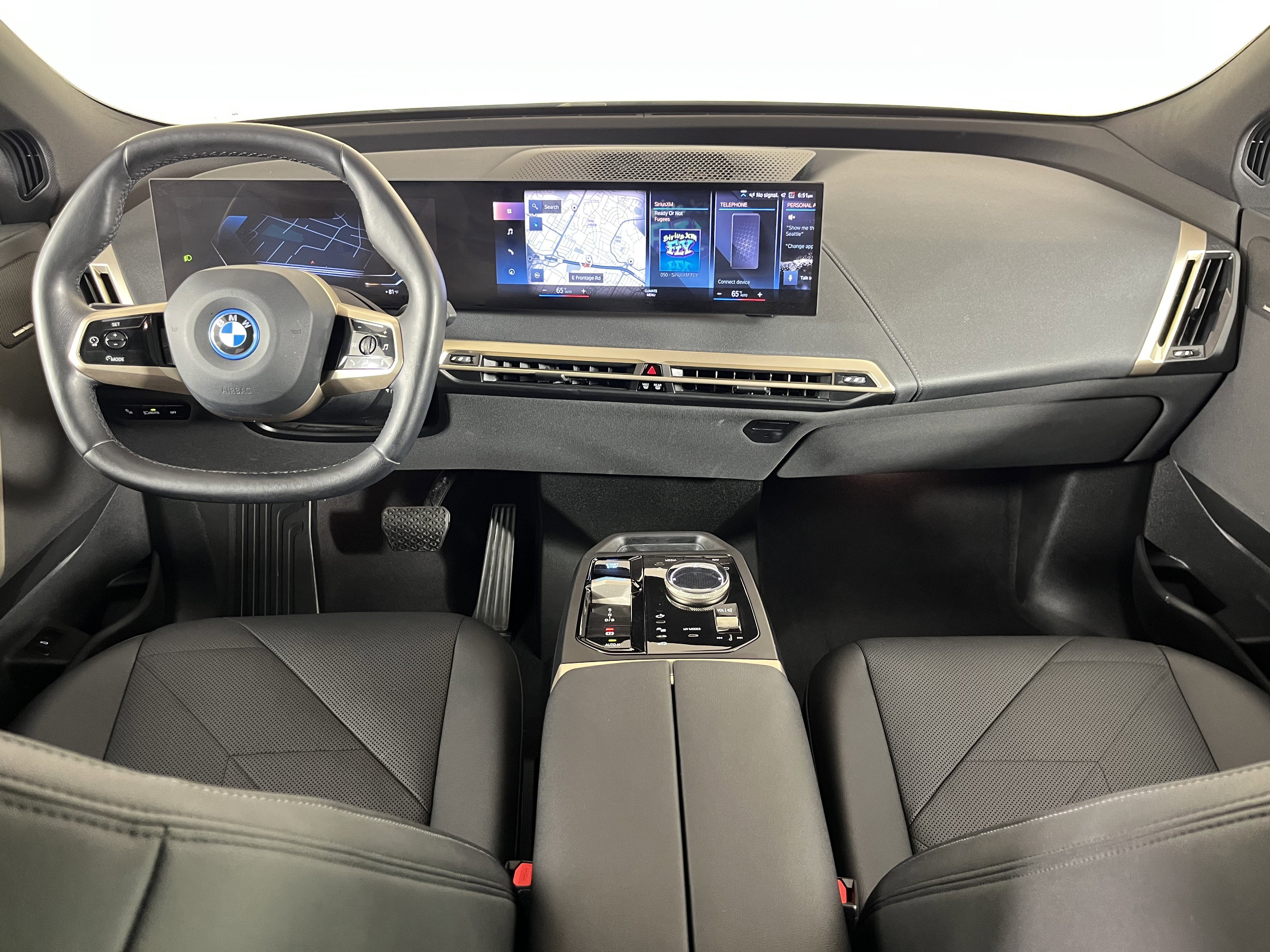Certified 2022 BMW iX xDrive50 w/ Premium Package AWD/4WD image 9