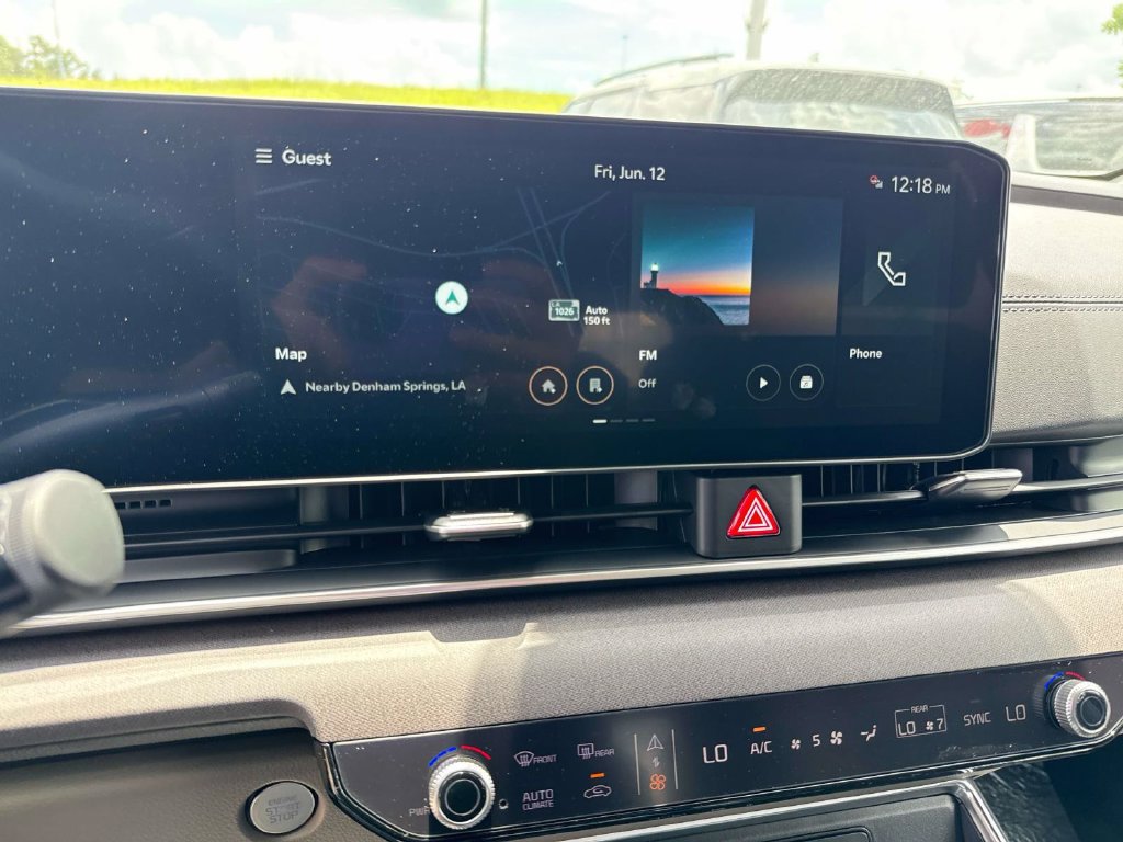 New 2026 Kia Carnival EX FWD image 24