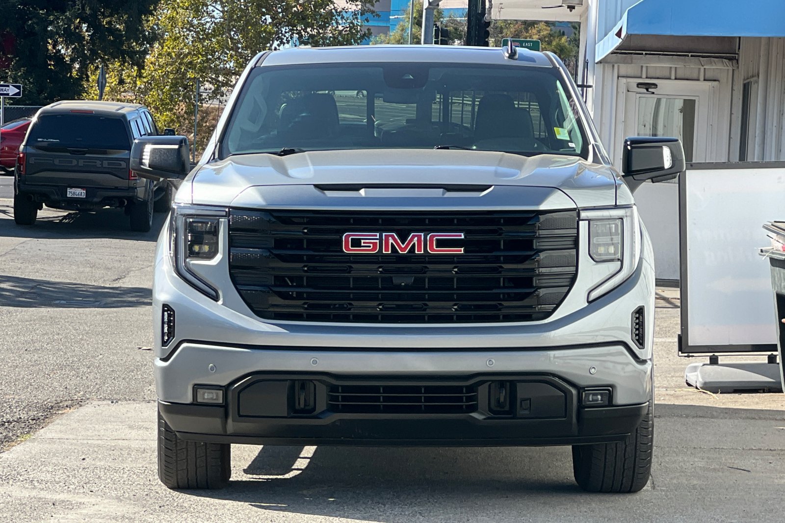 Used 2026 GMC Sierra 1500 Elevation w/ Elevation Premium Package AWD/4WD image 9