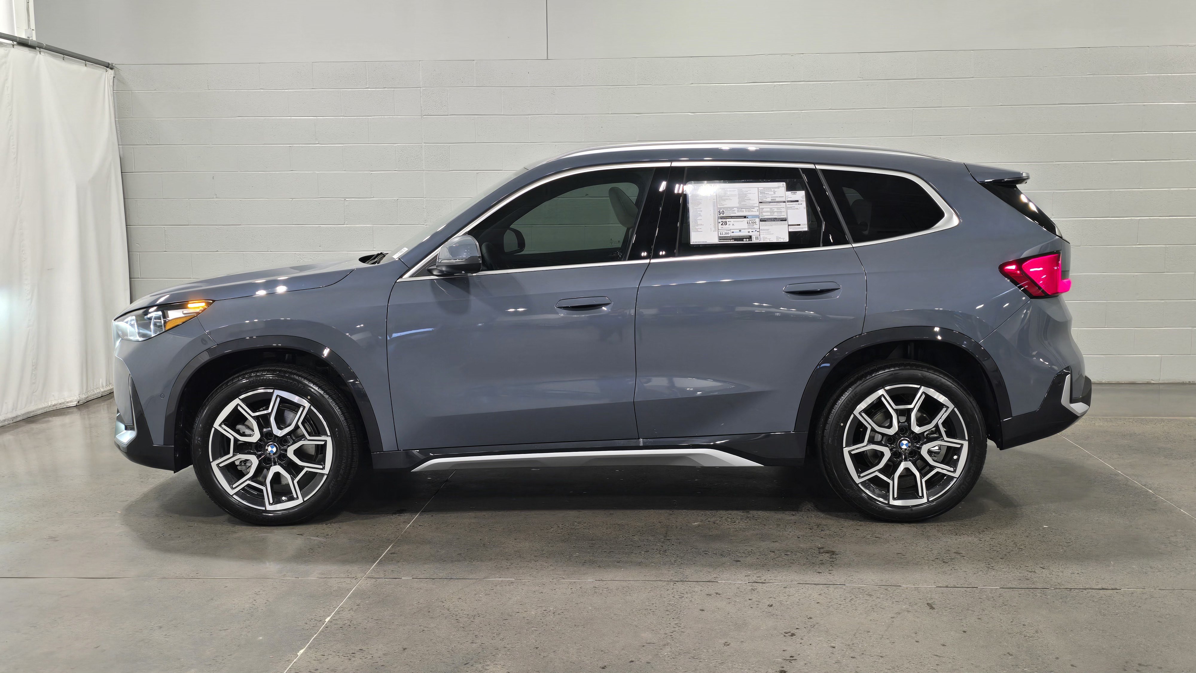 Used 2026 BMW X1 xDrive28i w/ Convenience Package AWD/4WD image 5