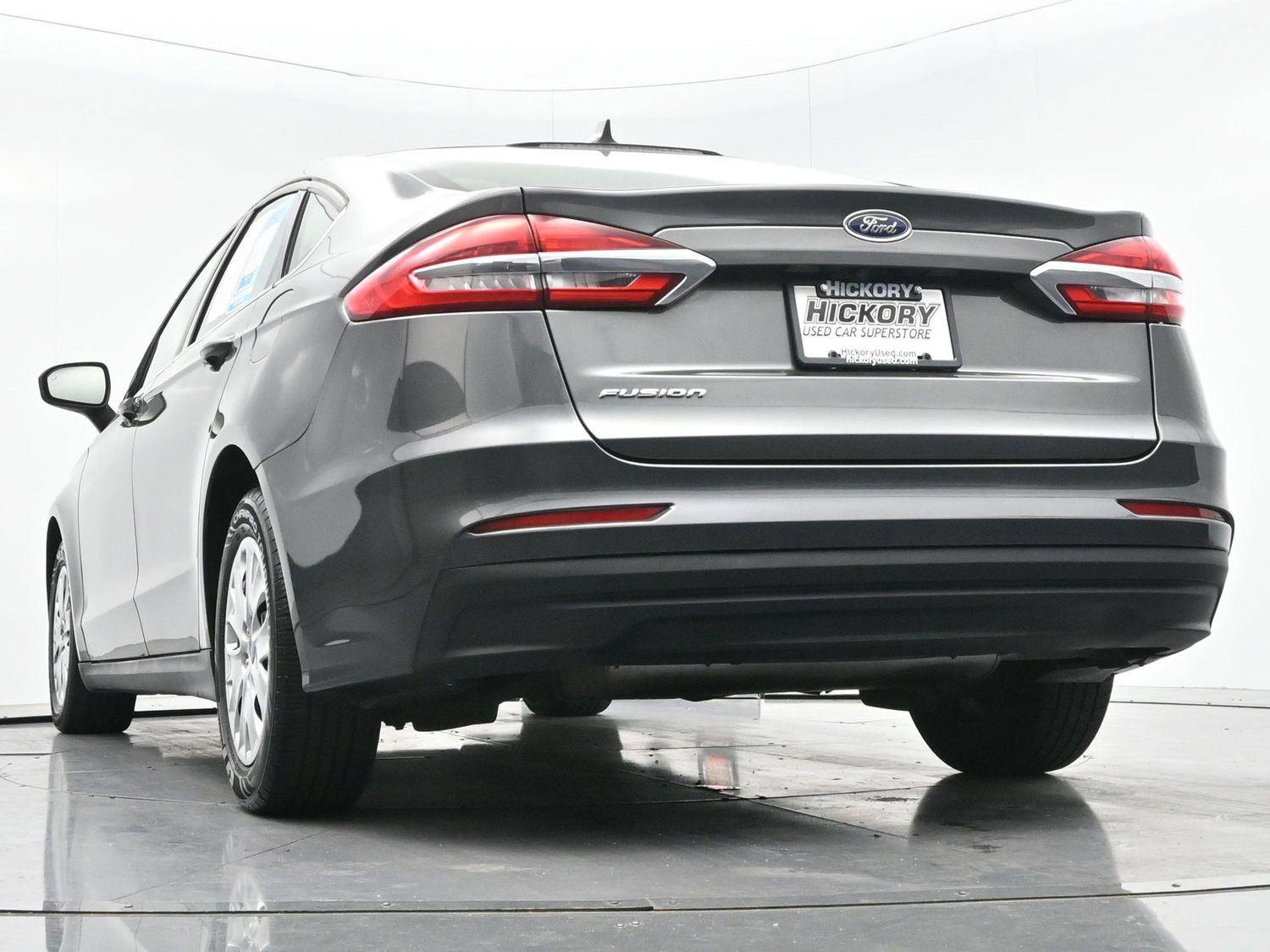 Used 2020 Ford Fusion S FWD image 40