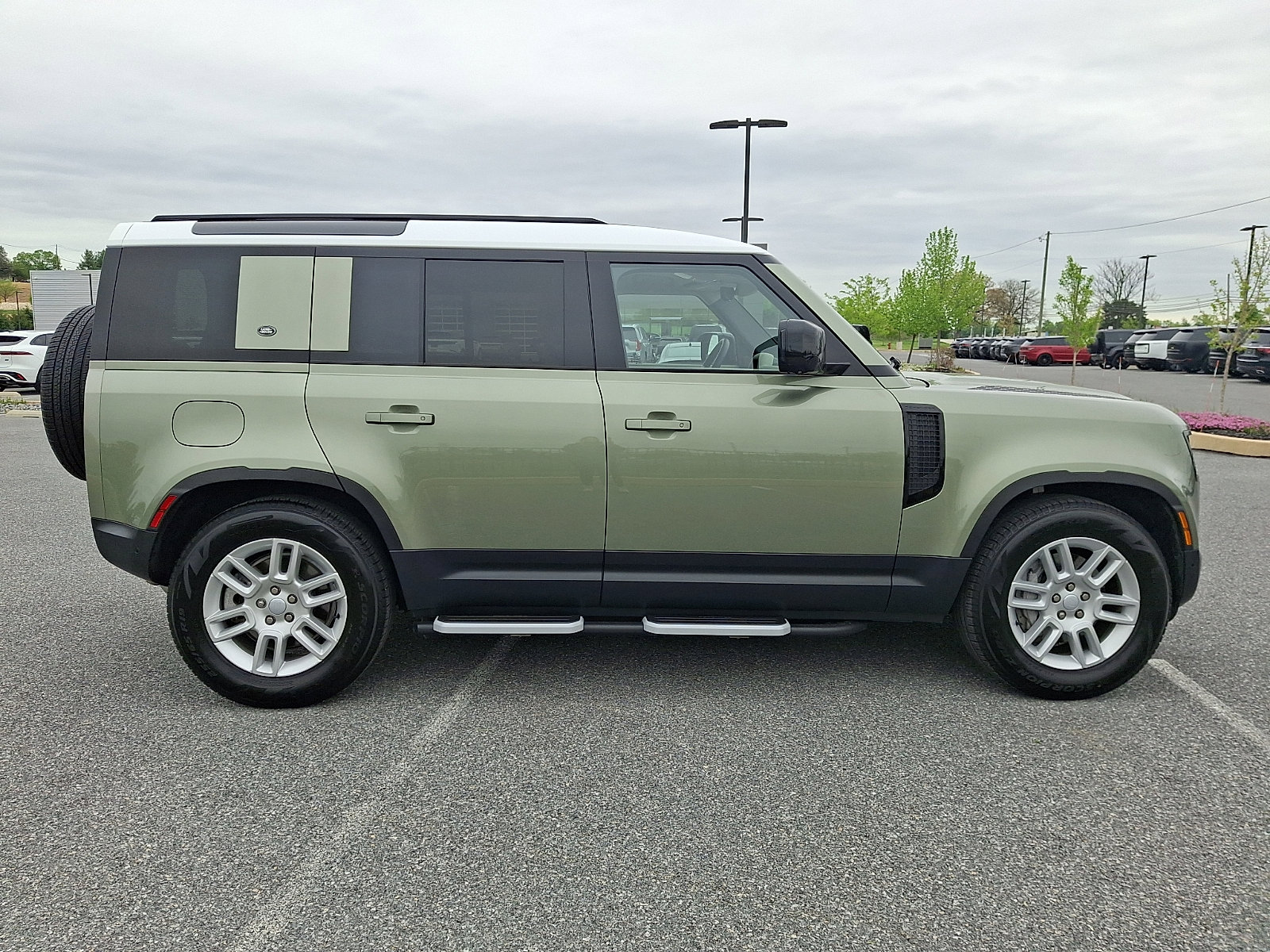 Used 2024 Land Rover Defender 110 S AWD/4WD image 7