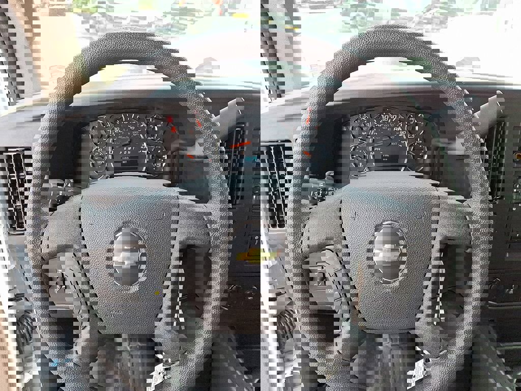 New 2025 Chevrolet Express 3500 w/ Driver Convenience Package image 13