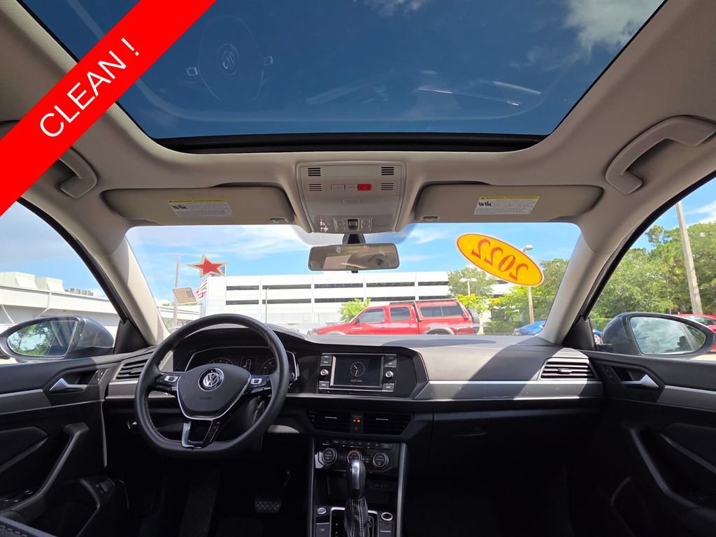 Used 2021 Volkswagen Jetta SE FWD image 4