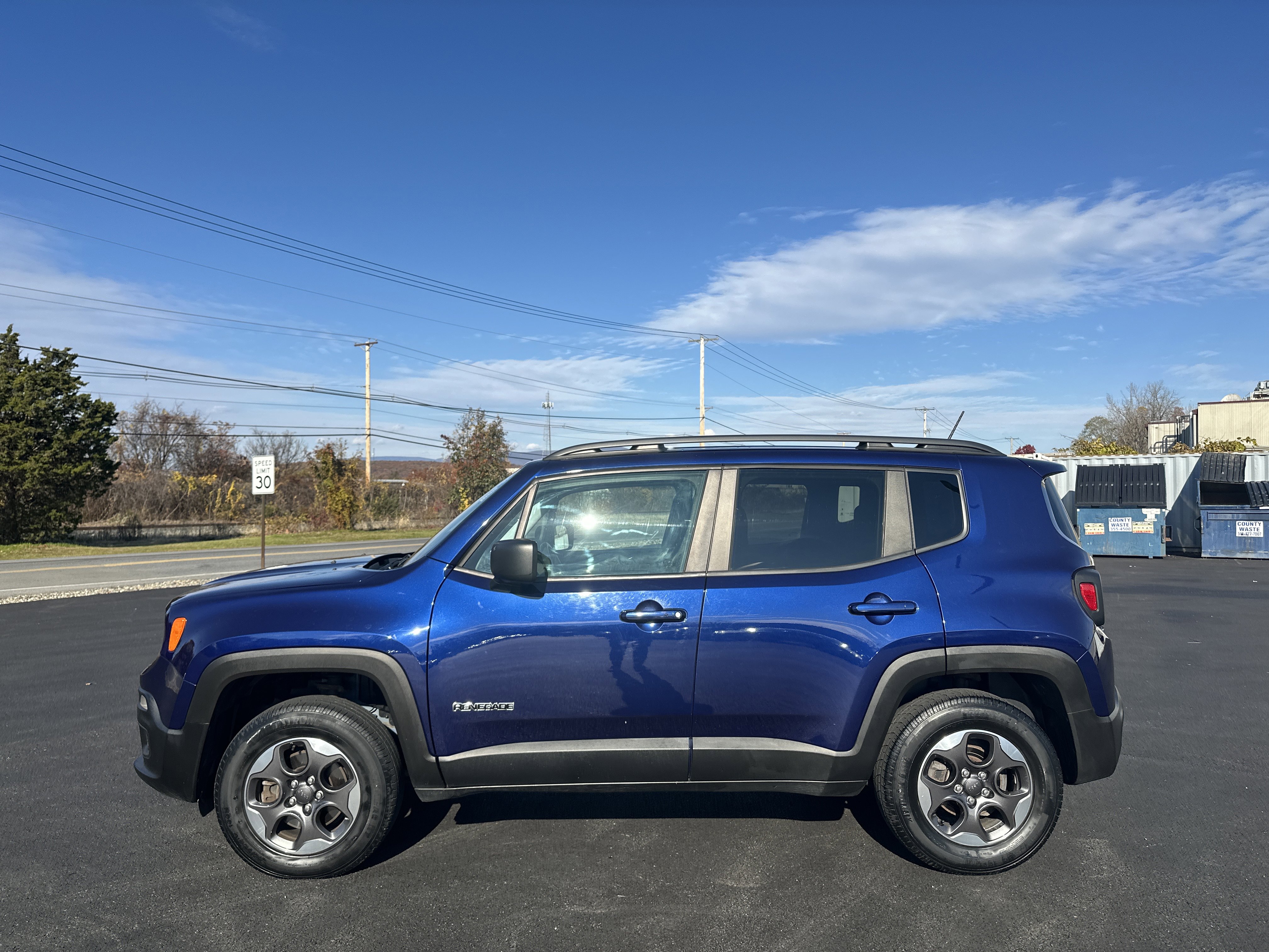 Used 2017 Jeep Renegade Sport w/ Power & Air Group image 9