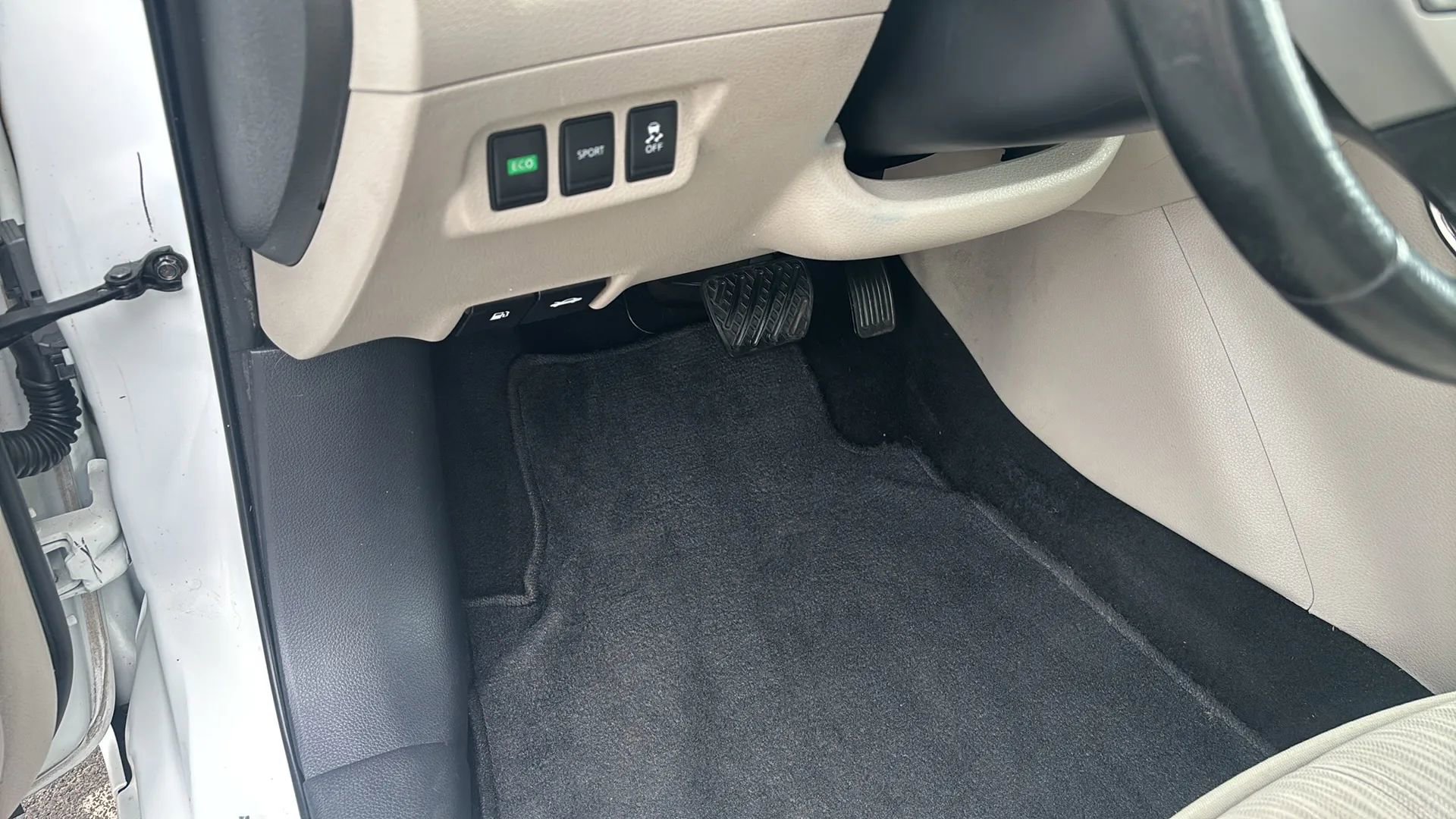 Used 2015 Nissan Sentra SV image 30