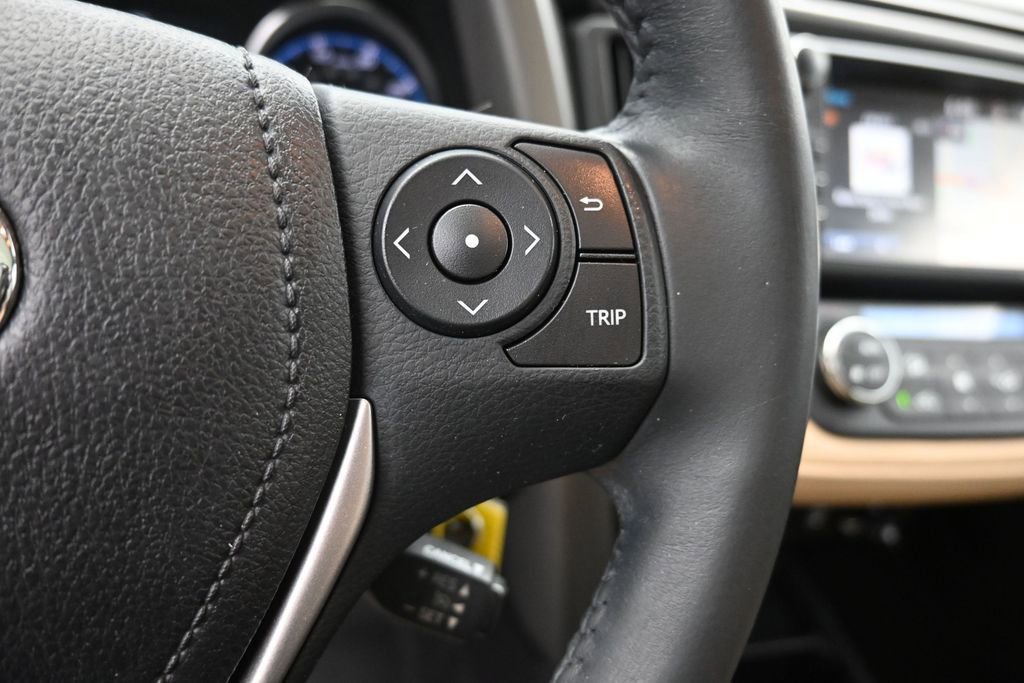 Used 2016 Toyota RAV4 XLE FWD image 6