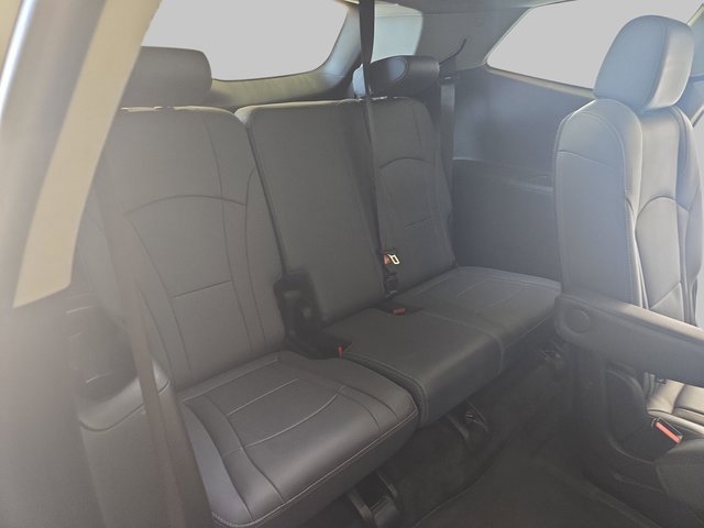 Used 2021 Buick Enclave Essence image 14