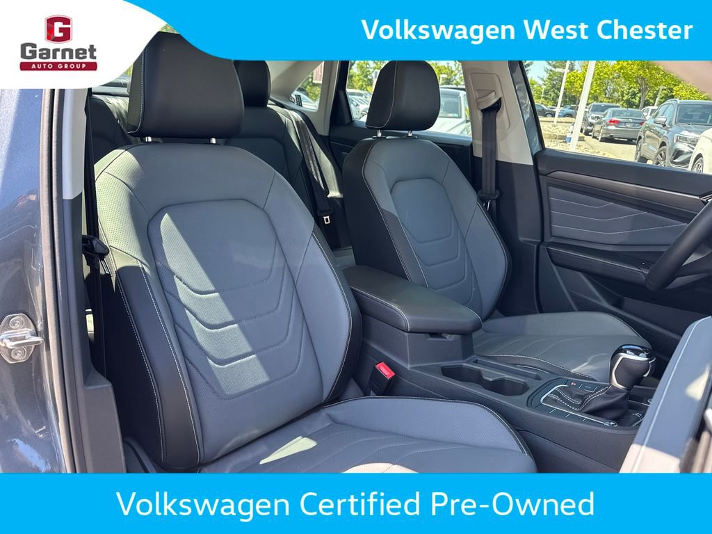 Used 2025 Volkswagen Jetta SEL FWD image 34