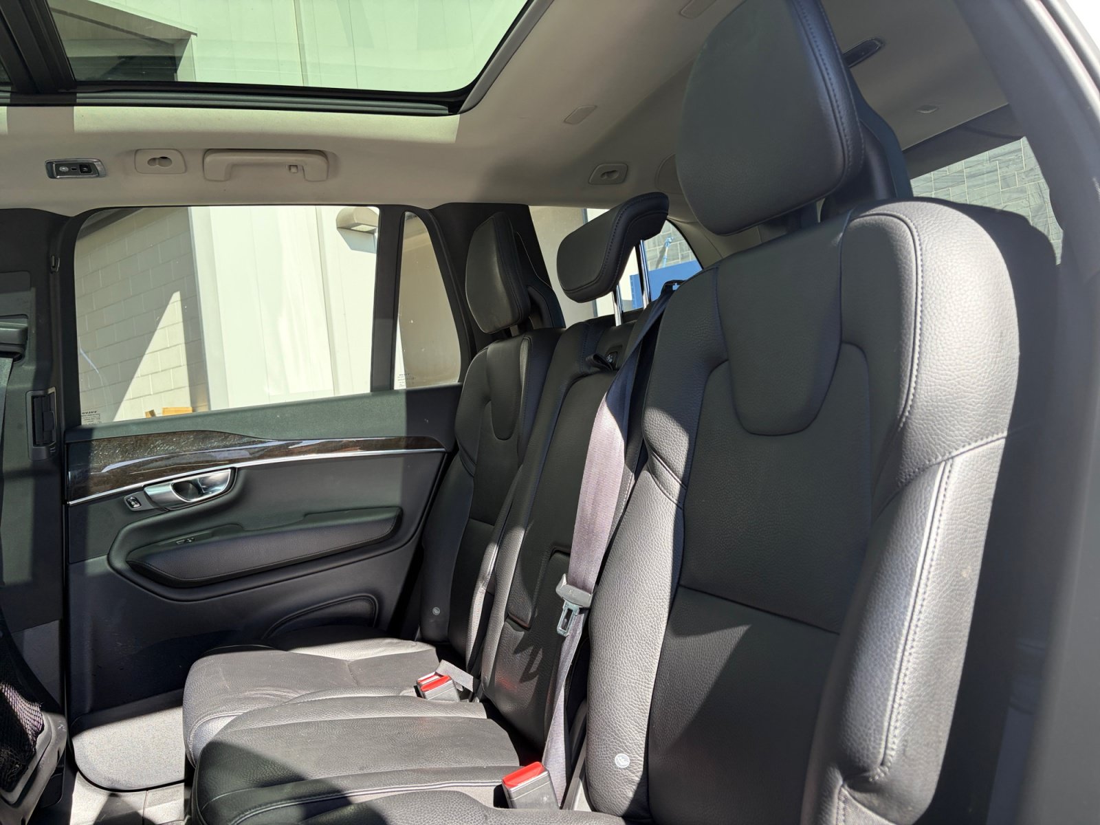 Used 2018 Volvo XC90 T6 Momentum w/ Momentum Plus Package AWD/4WD image 26