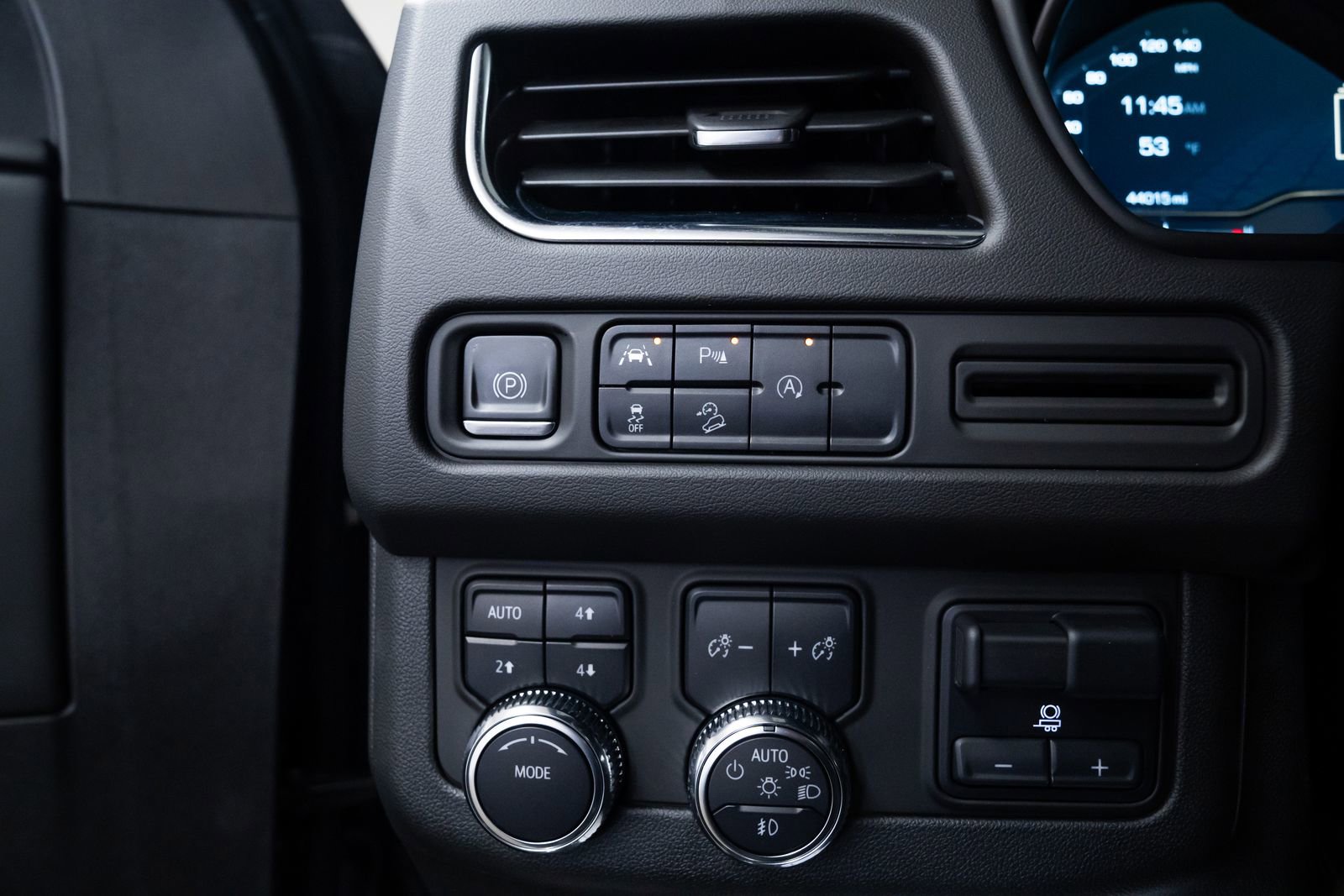 Used 2023 GMC Yukon XL AT4 w/ LPO, Floor Liner Package image 16