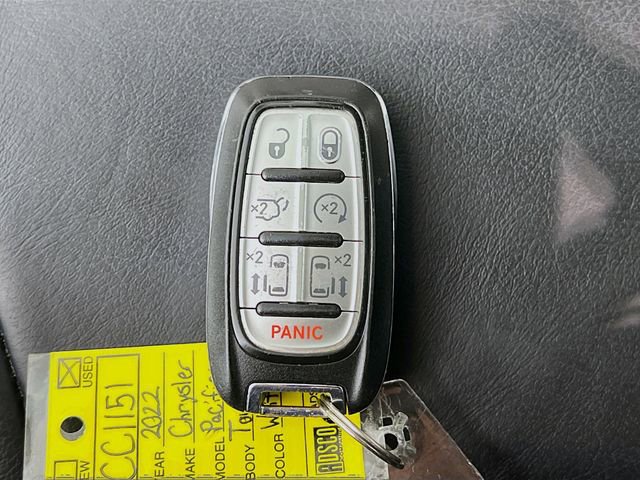 Used 2022 Chrysler Pacifica Touring-L image 29