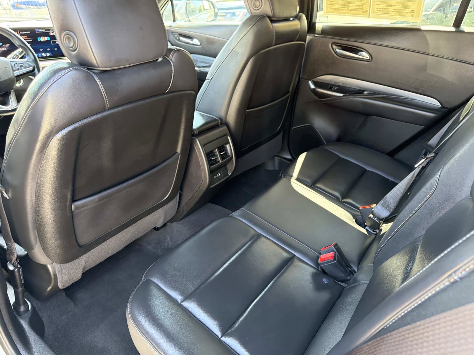 Used 2024 Cadillac XT4 Premium Luxury FWD image 10