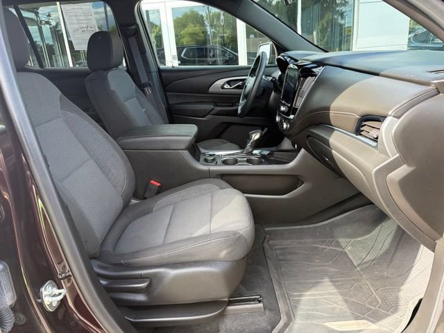 Used 2023 Chevrolet Traverse LT FWD image 17