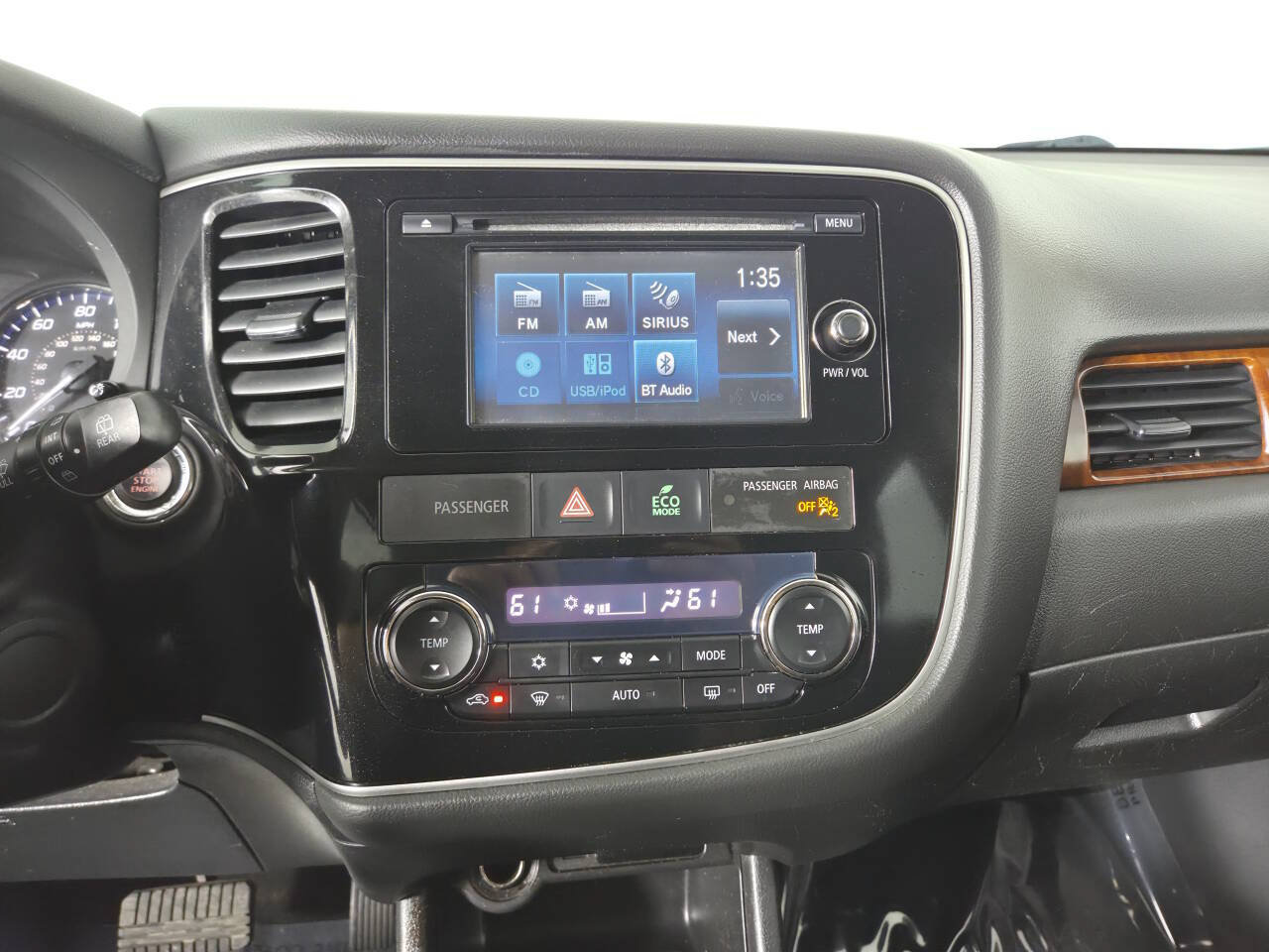 Used 2015 Mitsubishi Outlander GT AWD/4WD image 23