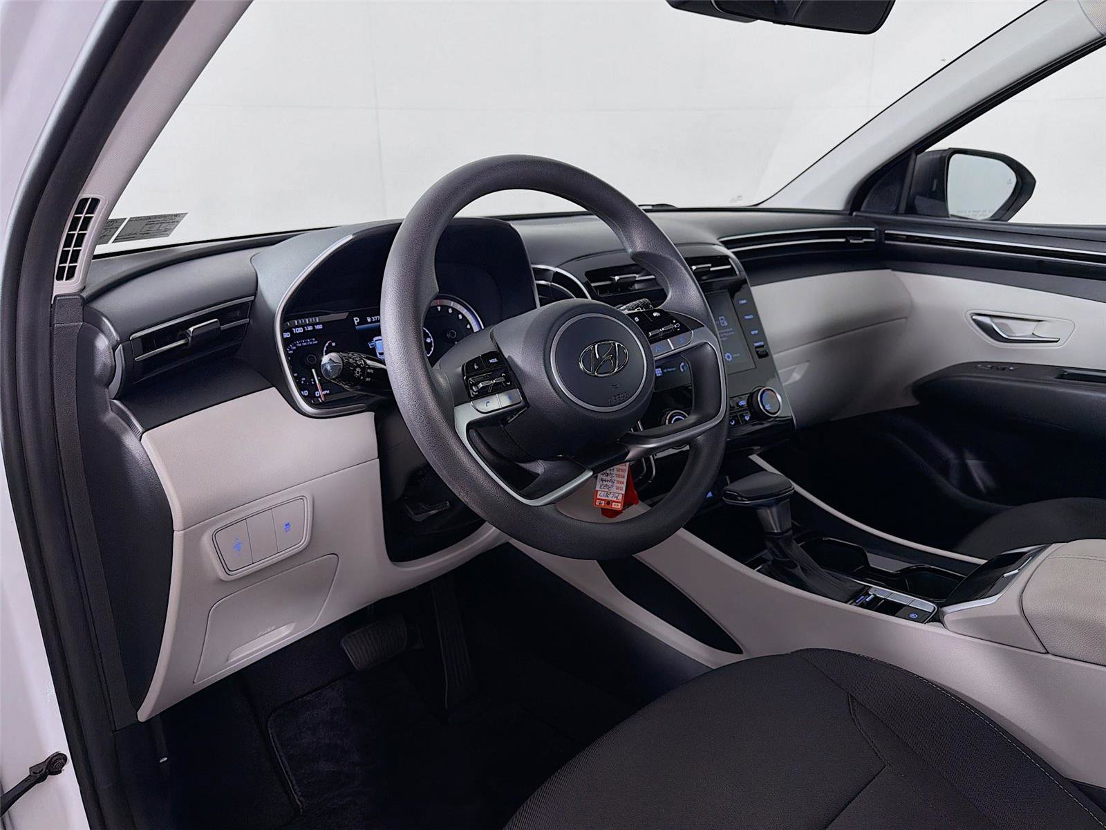 Used 2023 Hyundai Tucson SE AWD/4WD image 9