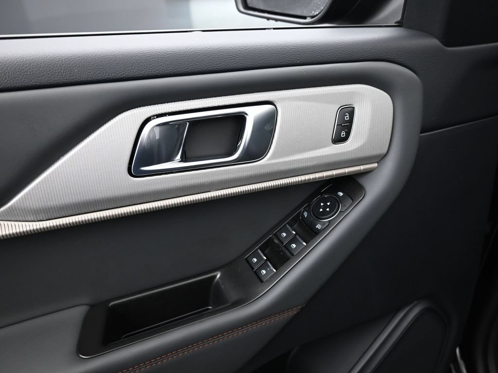 New 2026 Ford Explorer Active RWD image 10