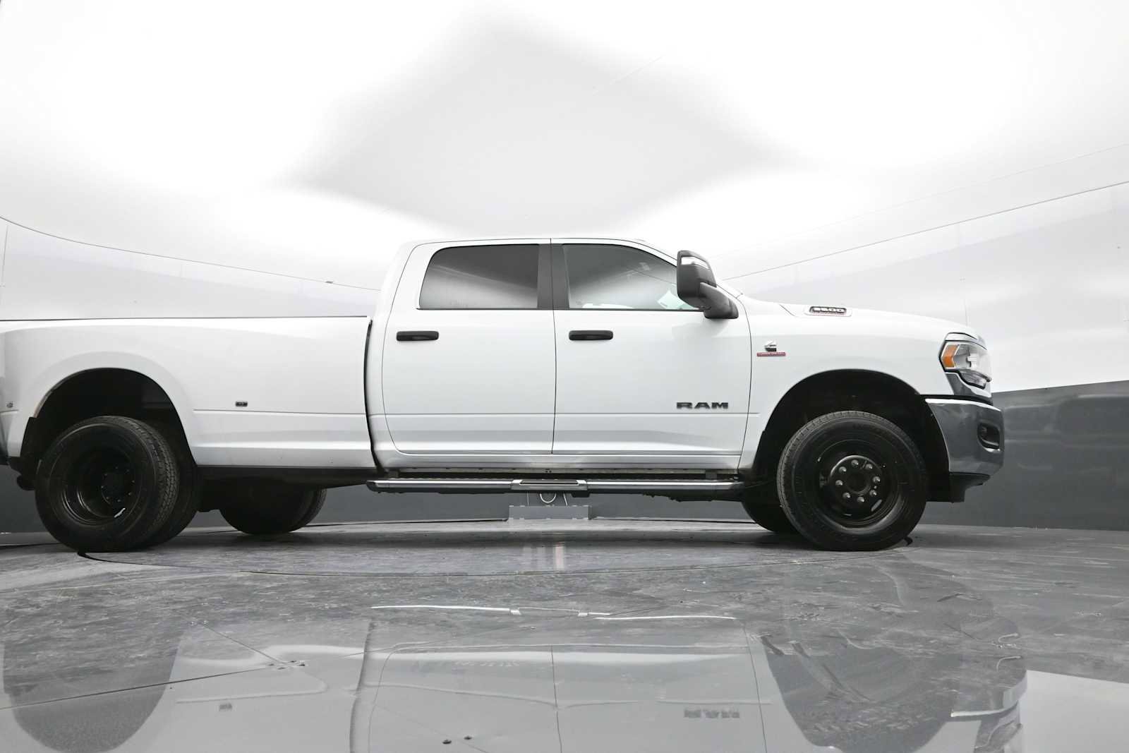 Used 2024 RAM 3500 Big Horn image 36