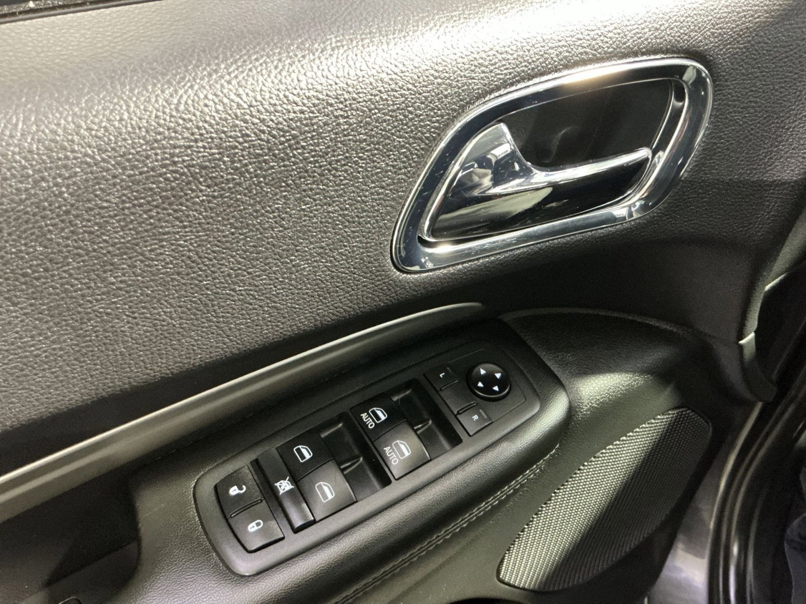 Used 2018 Dodge Durango SXT w/ Quick Order Package 2BB AWD/4WD image 16