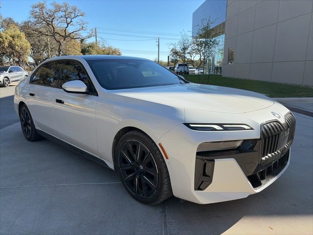 Used 2024 BMW 740i w/ Premium Package image 4