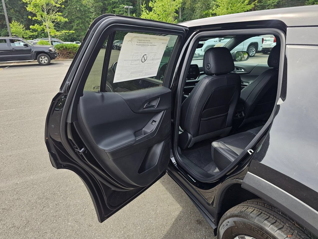 New 2026 Chevrolet Equinox LT w/ Convenience Package II AWD/4WD image 15